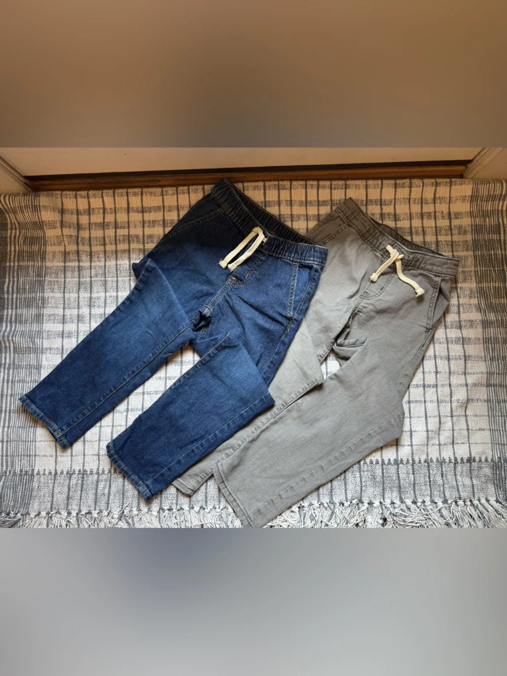 Old Navy Kids 2 Pack Straight Leg Jeans in Dark Blue and Light Gray